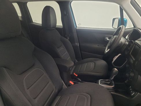 Used 2021 Jeep Renegade Latitude FWD image 21