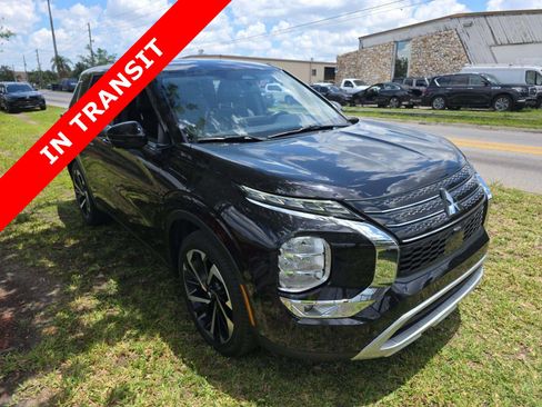 Used 2024 Mitsubishi Outlander SE FWD image 3