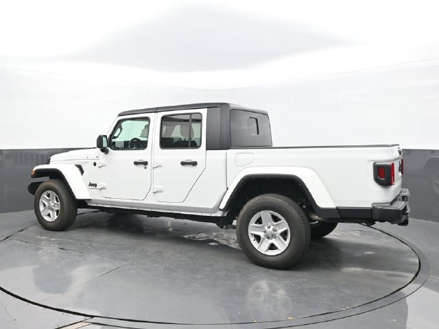 Used 2022 Jeep Gladiator Sport AWD/4WD image 3