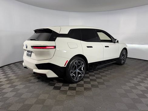 Used 2023 BMW iX xDrive50 w/ Sport Package image 7