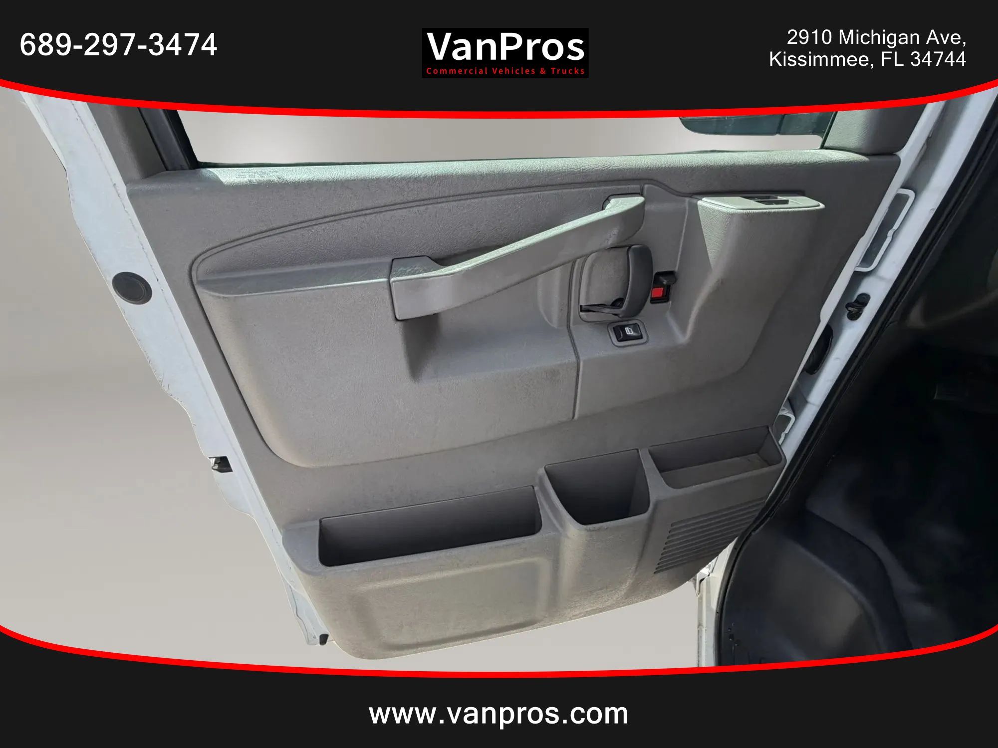 Used 2017 Chevrolet Express 2500 RWD image 8