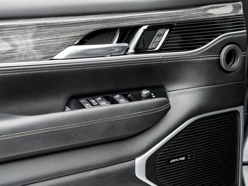 Used 2022 Jeep Wagoneer Series II image 9