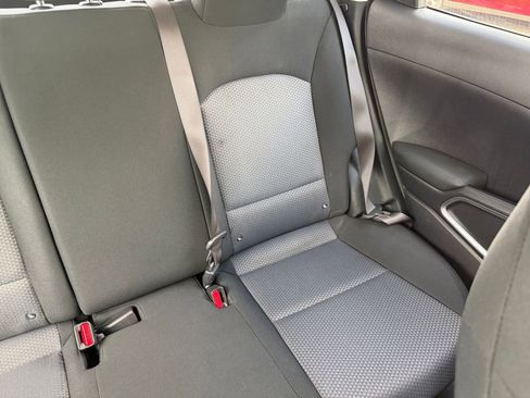 Used 2025 Kia Soul LX w/ LX Technology Package FWD image 35