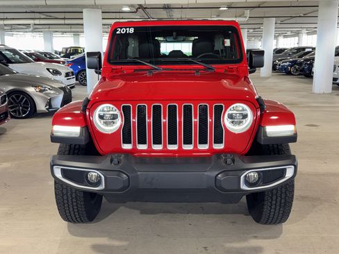 Used 2018 Jeep Wrangler Unlimited Sahara image 3