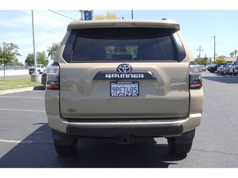 Used 2016 Toyota 4Runner TRD Pro AWD/4WD image 5