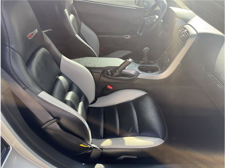 Used 2006 Chevrolet Corvette Z06 w/ Preferred Equipment Group RWD image 17