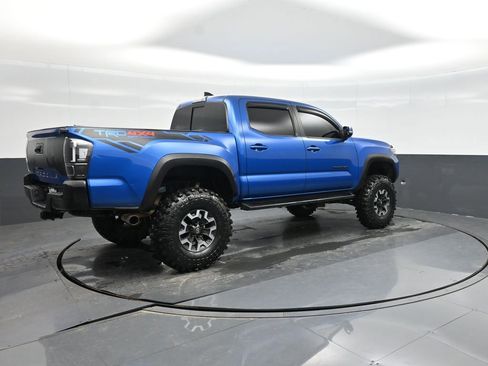 Used 2017 Toyota Tacoma TRD Off-Road w/ Tow Package (A/T) AWD/4WD image 6