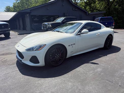 Used 2018 Maserati GranTurismo Sport RWD image 21