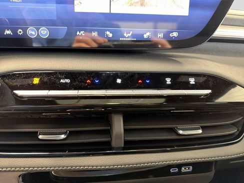 New 2026 Buick Enclave Preferred w/ Power Package image 24