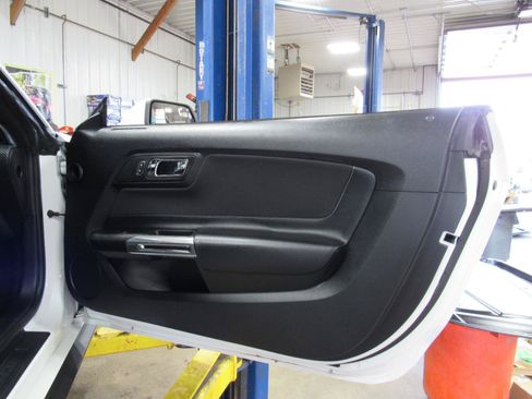 Used 2016 Ford Mustang Coupe w/ Equipment Group 051A RWD image 22
