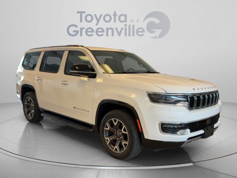 Used 2023 Jeep Wagoneer Series III w/ Preferred Equipment Group AWD/4WD image 8