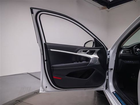 New 2026 Genesis G70 2.5T Prestige image 27