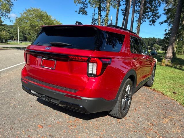Certified 2025 Ford Explorer ST-Line w/ Premium Package RWD image 3