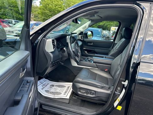 Used 2022 Toyota Tundra Limited w/ Power Package AWD/4WD image 16