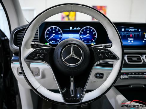 Used 2024 Mercedes-Benz Maybach GLS 600 4MATIC image 98
