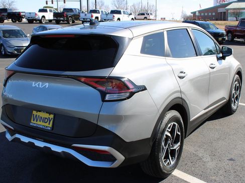 Used 2024 Kia Sportage LX FWD image 8