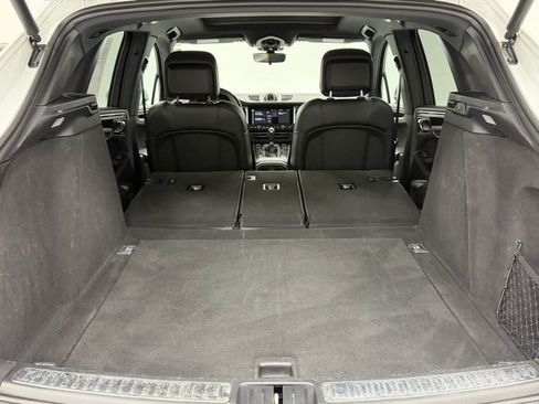 Used 2020 Porsche Macan image 27