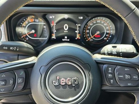 Used 2024 Jeep Wrangler Sport AWD/4WD image 10