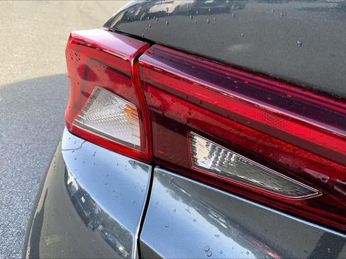 Used 2022 Kia K5 LXS image 31