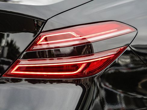 Used 2025 Genesis G70 2.5T image 8