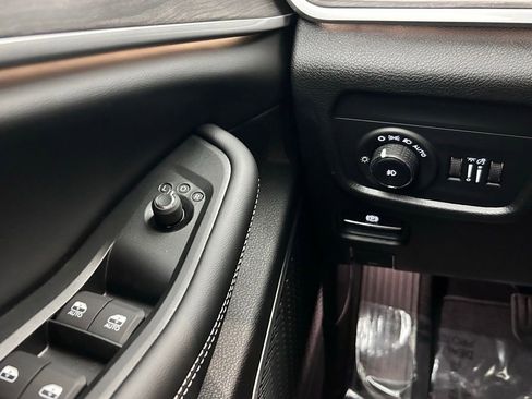New 2026 Jeep Grand Cherokee Limited AWD/4WD image 19