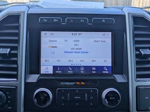 Used 2020 Ford F150 Lariat w/ Equipment Group 502A Luxury AWD/4WD image 18