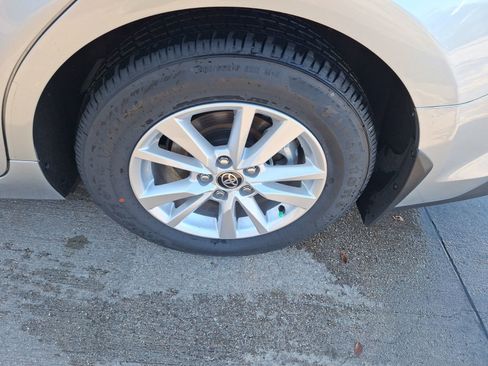 Used 2025 Toyota Camry LE image 11