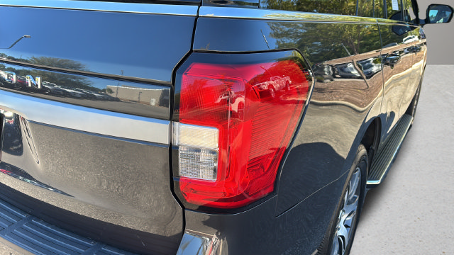 Used 2022 Ford Expedition XLT RWD image 45