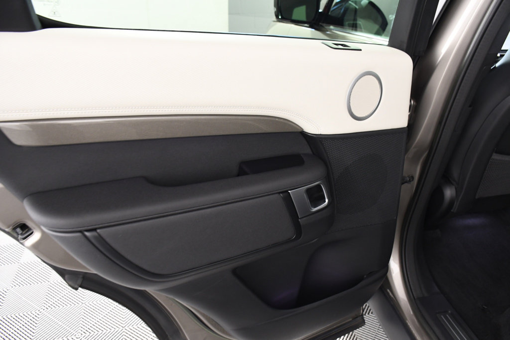 Used 2023 Land Rover Discovery S R-Dynamic AWD/4WD image 26