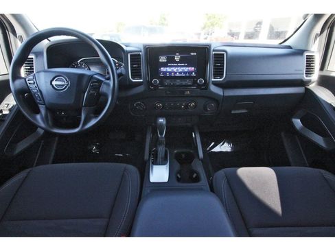 Certified 2024 Nissan Frontier SV AWD/4WD image 12
