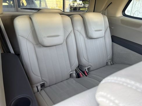 Used 2014 Mercedes-Benz GL 450 4MATIC image 32