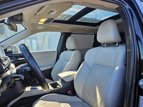 Used 2024 Mitsubishi Outlander SEL AWD/4WD image 18