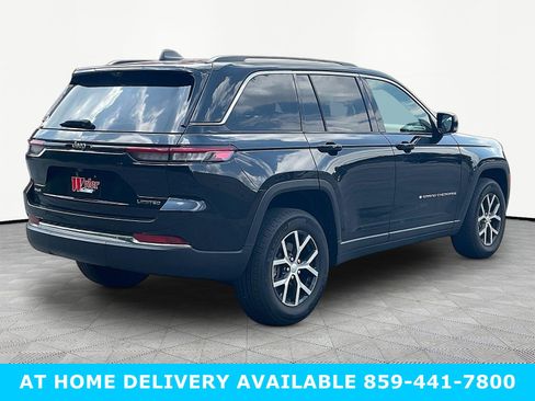 Used 2023 Jeep Grand Cherokee Limited w/ Luxury Tech Group II AWD/4WD image 6