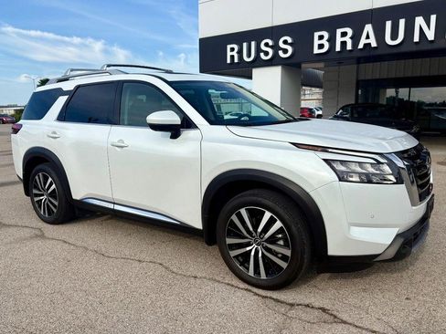 Used 2025 Nissan Pathfinder Platinum w/ Cargo Package FWD image 2