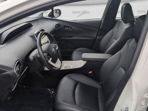 Used 2017 Toyota Prius Four w/ Premium Convenience Package FWD image 12