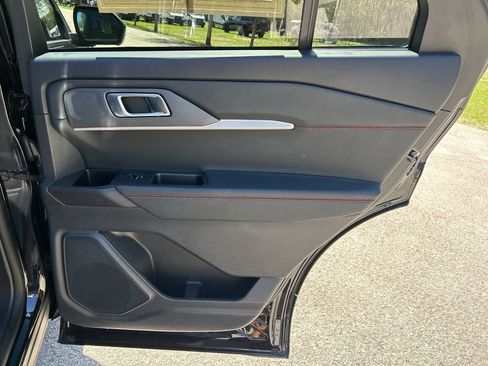 Used 2025 Ford Explorer ST-Line image 45