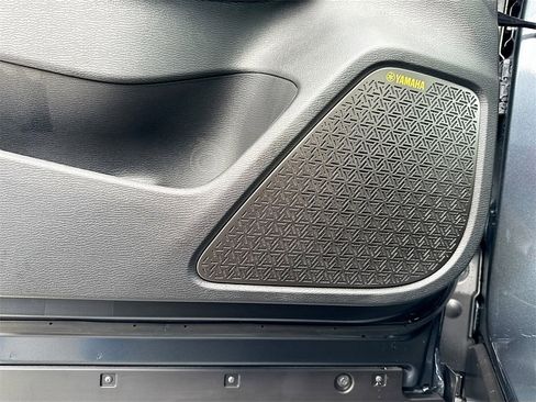 New 2025 Mitsubishi Outlander SE image 19