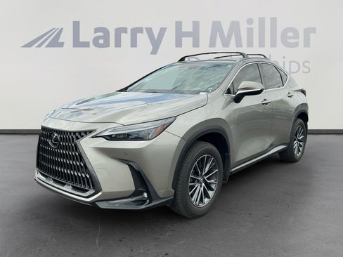 Used 2025 Lexus NX 250 FWD image 1