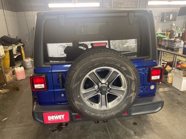 Used 2019 Jeep Wrangler Unlimited Sahara AWD/4WD image 5