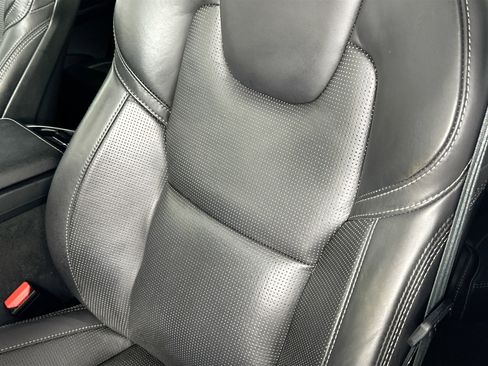 Used 2022 Volvo XC60 B5 Inscription w/ Advanced Package image 19