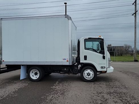 New 2024 Chevrolet Low Cab Forward image 12