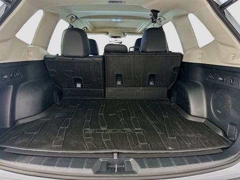 Used 2023 Subaru Forester Limited image 31