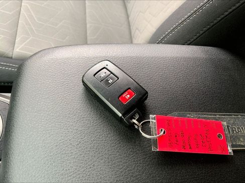 Used 2023 Toyota Tacoma TRD Off-Road AWD/4WD image 12