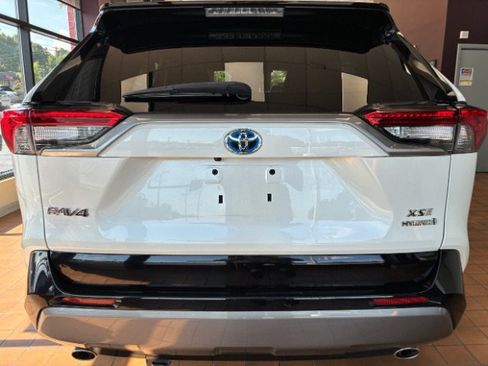 Used 2021 Toyota RAV4 XSE w/ XSE Grade Weather Package AWD/4WD image 10