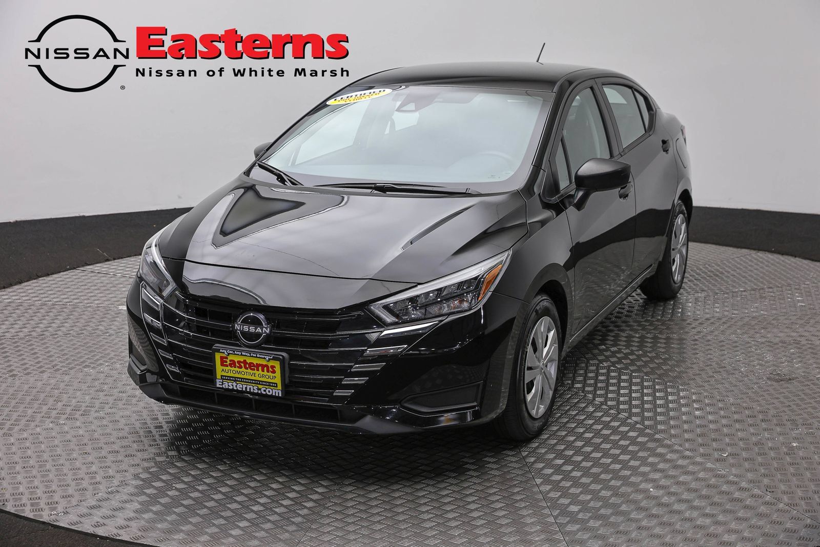 Used 2025 Nissan Versa S FWD image 1