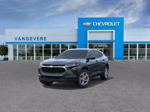 New 2026 Chevrolet Trax LS w/ LS Convenience Package FWD image 8
