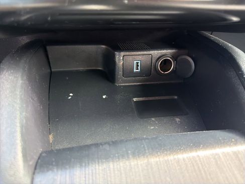 Used 2020 Ford Escape SE image 20