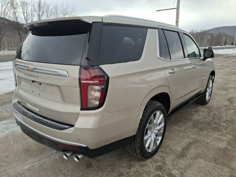 Used 2021 Chevrolet Tahoe High Country w/ Premium Package image 3