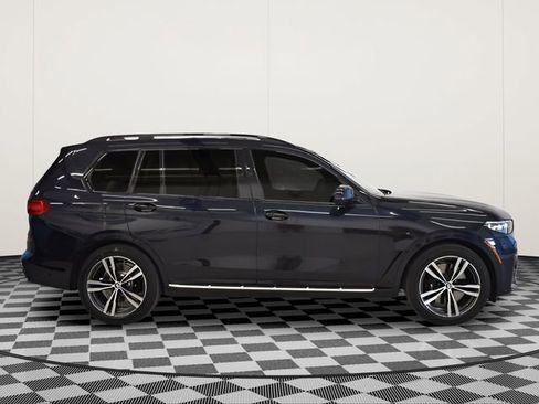 Used 2022 BMW X7 xDrive40i w/ M Sport Package AWD/4WD image 2