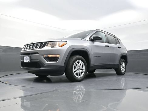 Used 2018 Jeep Compass Sport AWD/4WD image 23